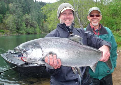 Rogue River Fishing .